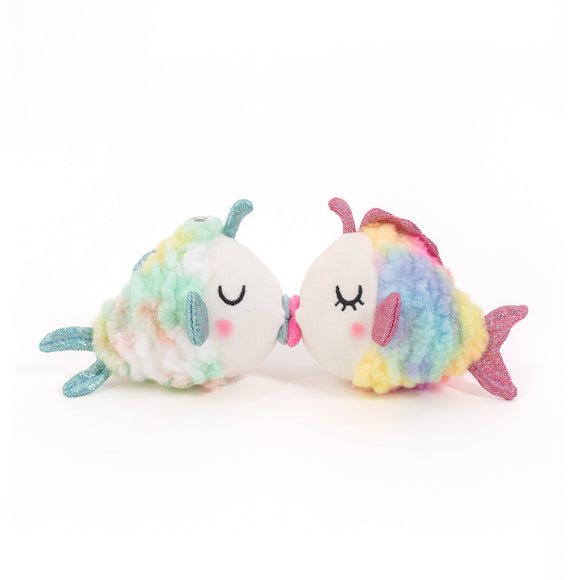 Magnetic Kissing Fish Pair-Daisy & Bubbles 4''