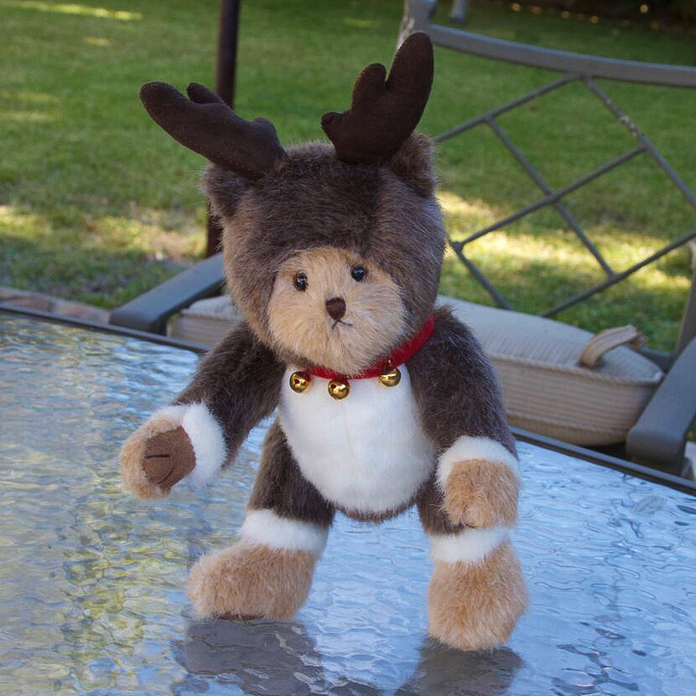 Old Fashioned Bear Reindeer